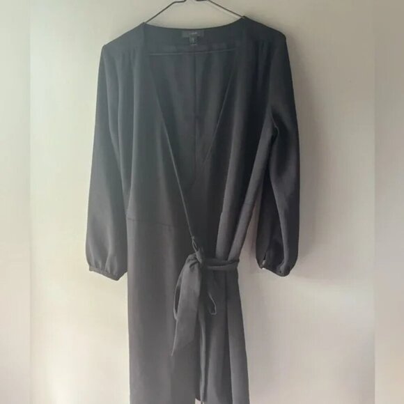 J. Crew size 6 Elegant Black crepe Wrap Dress, fitted cuffs , adjustable tie - Picture 4 of 11